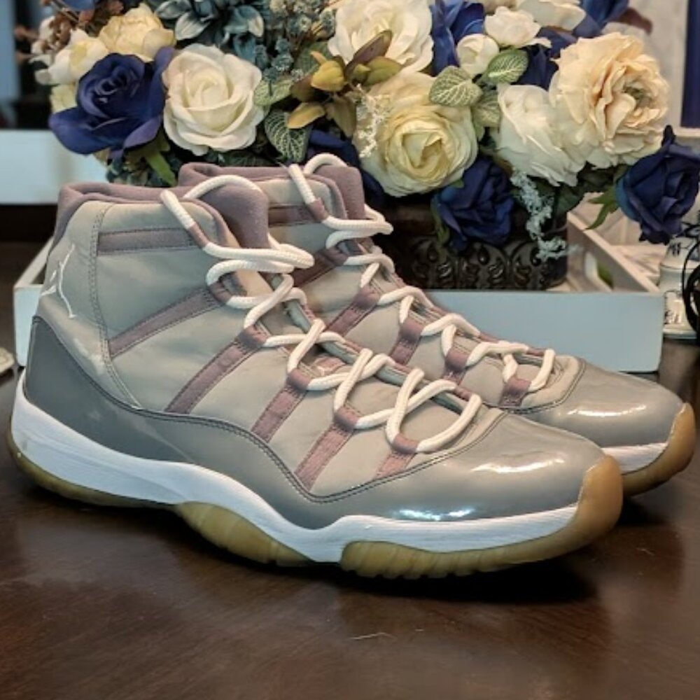 B31 NIKE AIR Jordan 11 Retro "Cool Grey" Sneakers